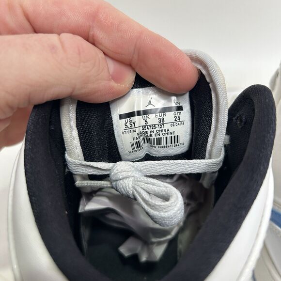 Nike Shoes Air Jordan 1 Retro Mid GS “Legend Blue/UNC" 2024 - Picture 8 of 8